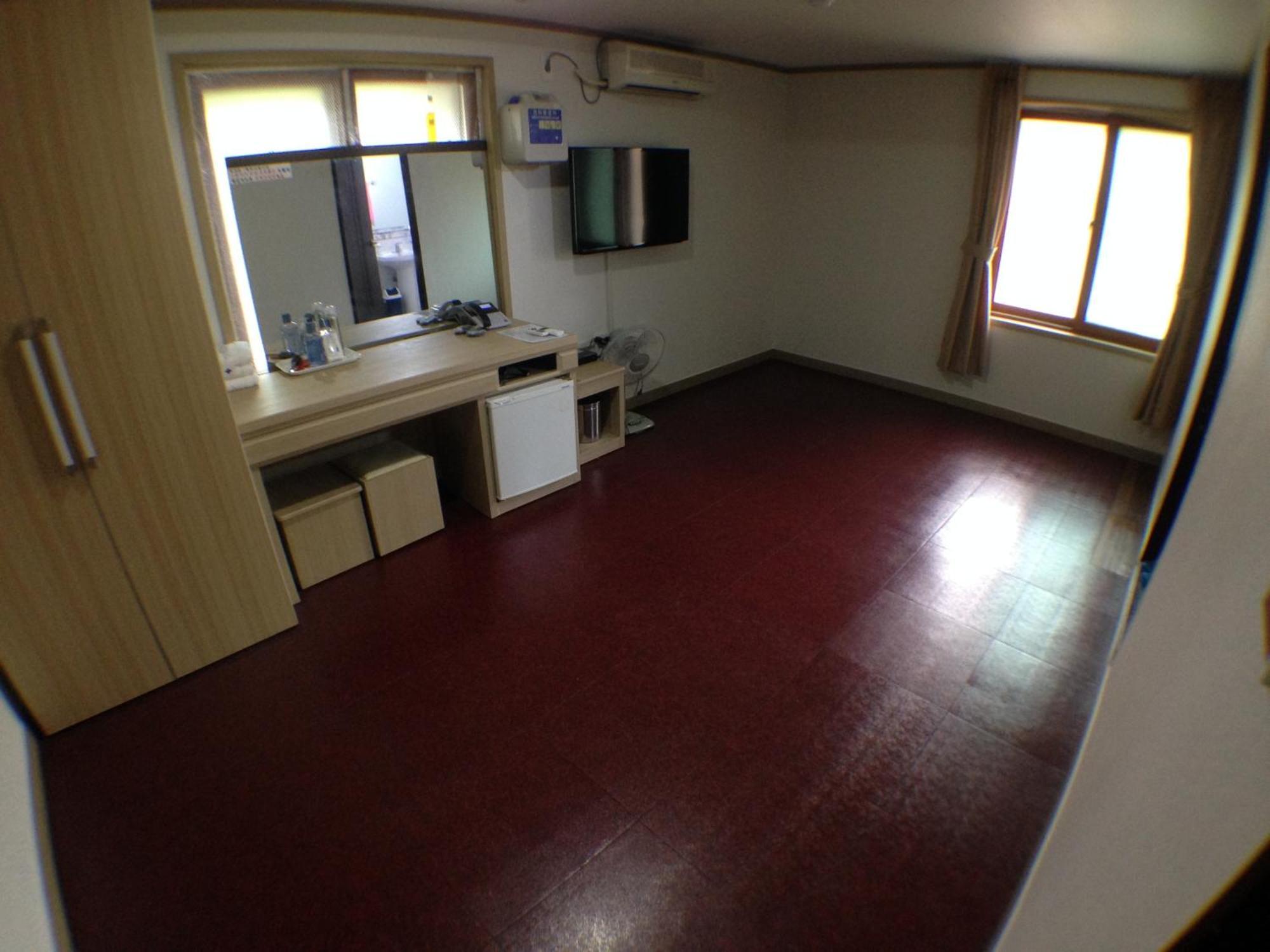 Suanbo Saipan Hot Spring Hotel Chungju Room photo
